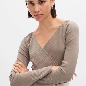 NWT Gap Modern Rib Wrap Shirt